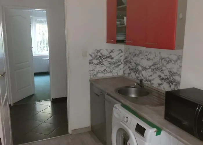 Wawer Hom Jelenia 4 A Wawer Auberge de jeunesse